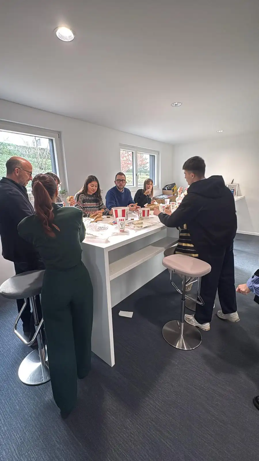 817251100-817183319-photo-2025-11-24-13-06-00