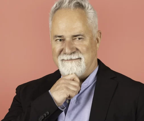 Portrait professionnel d'un membre de l'équipe Regie.lu réalisé par l'agence Wait: pour le manifesto de marque