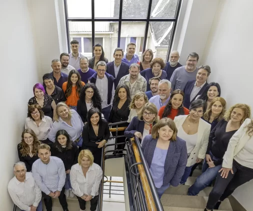 Portrait de groupe des équipes Regie.lu réalisé par l'agence Wait: dans le cadre du repositionnement de marque