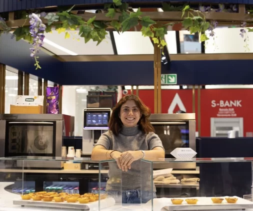 Sélection de posts réseaux sociaux conçus par l'agence Wait: pour la campagne de communication du Cloche d'Or Shopping Center